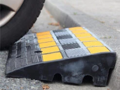 Bordsteinrampe Aus Hartgummi, 10 Cm Hoch