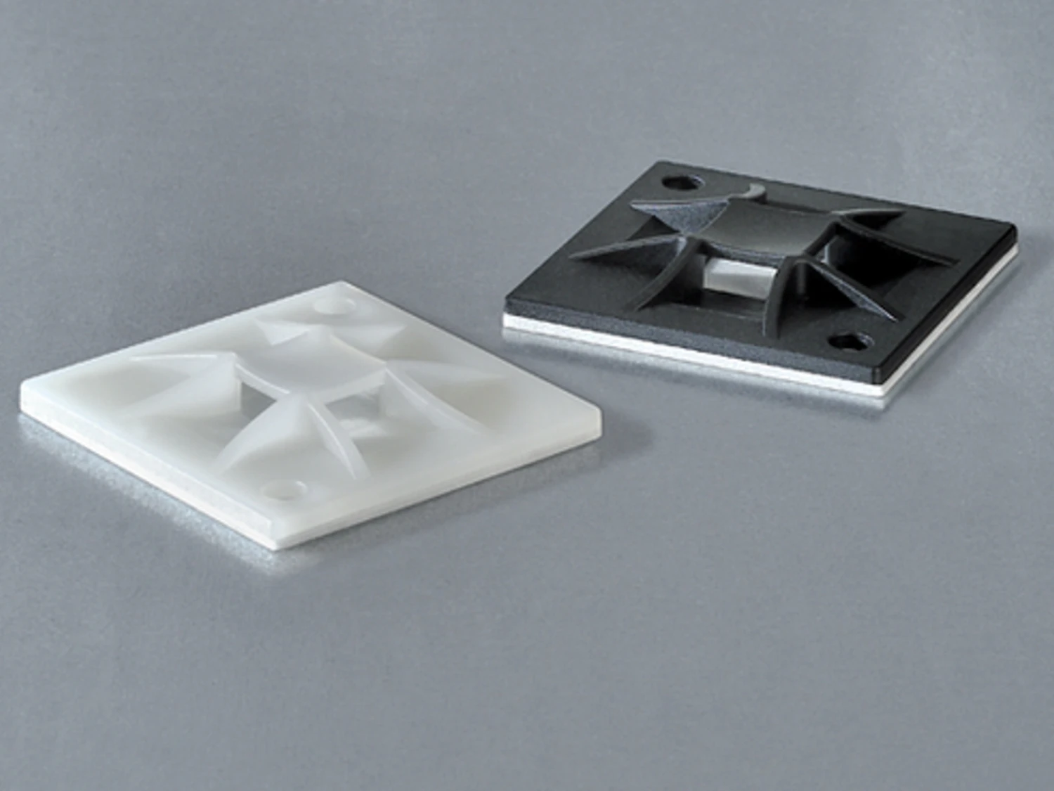 HellermannTyton Q-Mount Befestigungssockel 30x30 Mm QM30A (100 Stück)