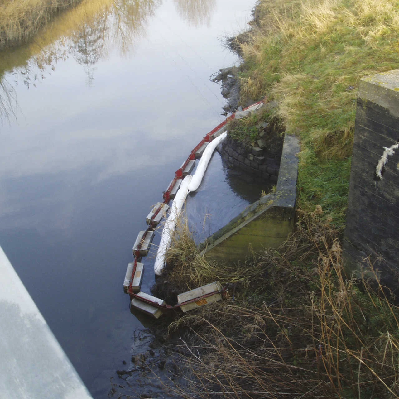 Brady ENV Ölsperre Für Gewässer – Bild 3